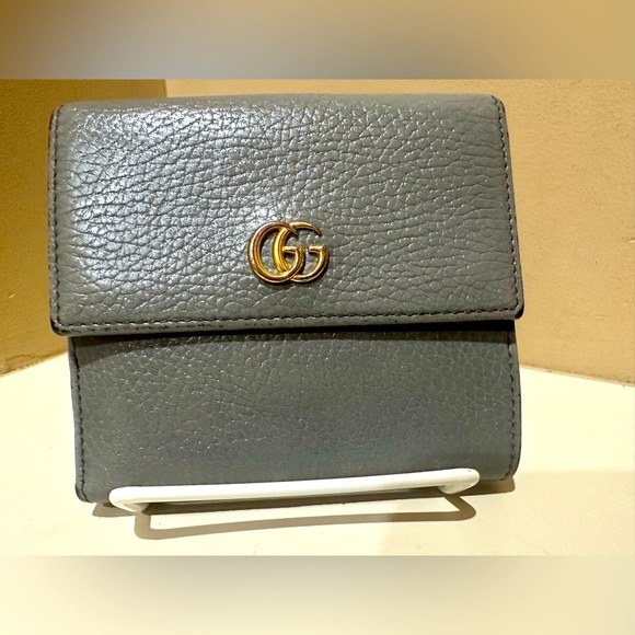 Gucci Marmont Grey Pebbled Leather Bifold Wallet - Picture 1 of 13